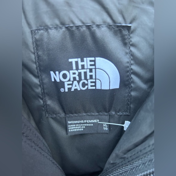 The North Face Synth II Insulated Jacket in Black - Picture 7 of 13